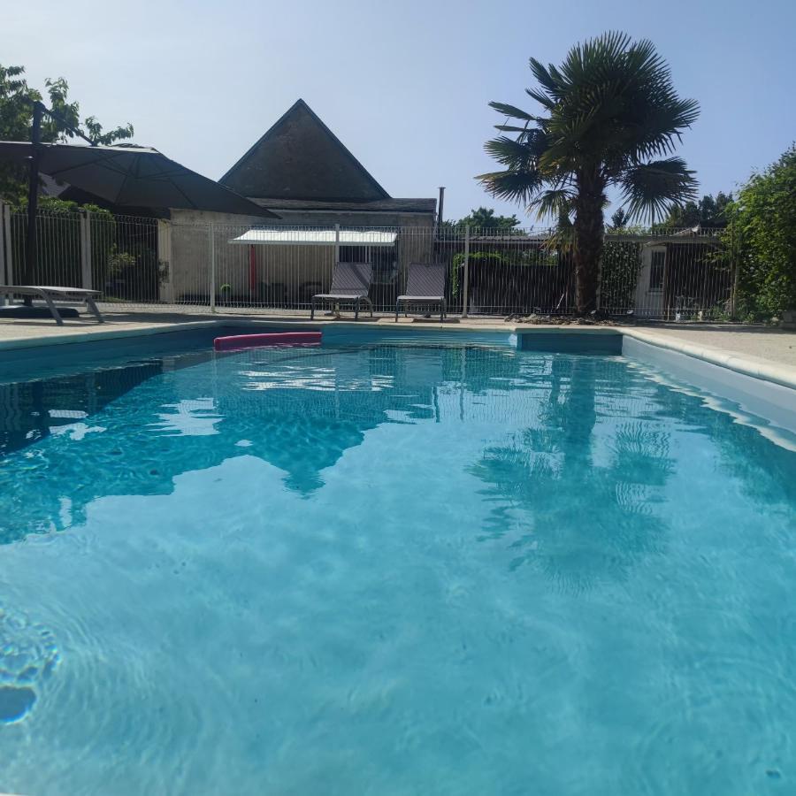 Naturel : Studio Calme Et Agreable Les Bordes Luaran gambar