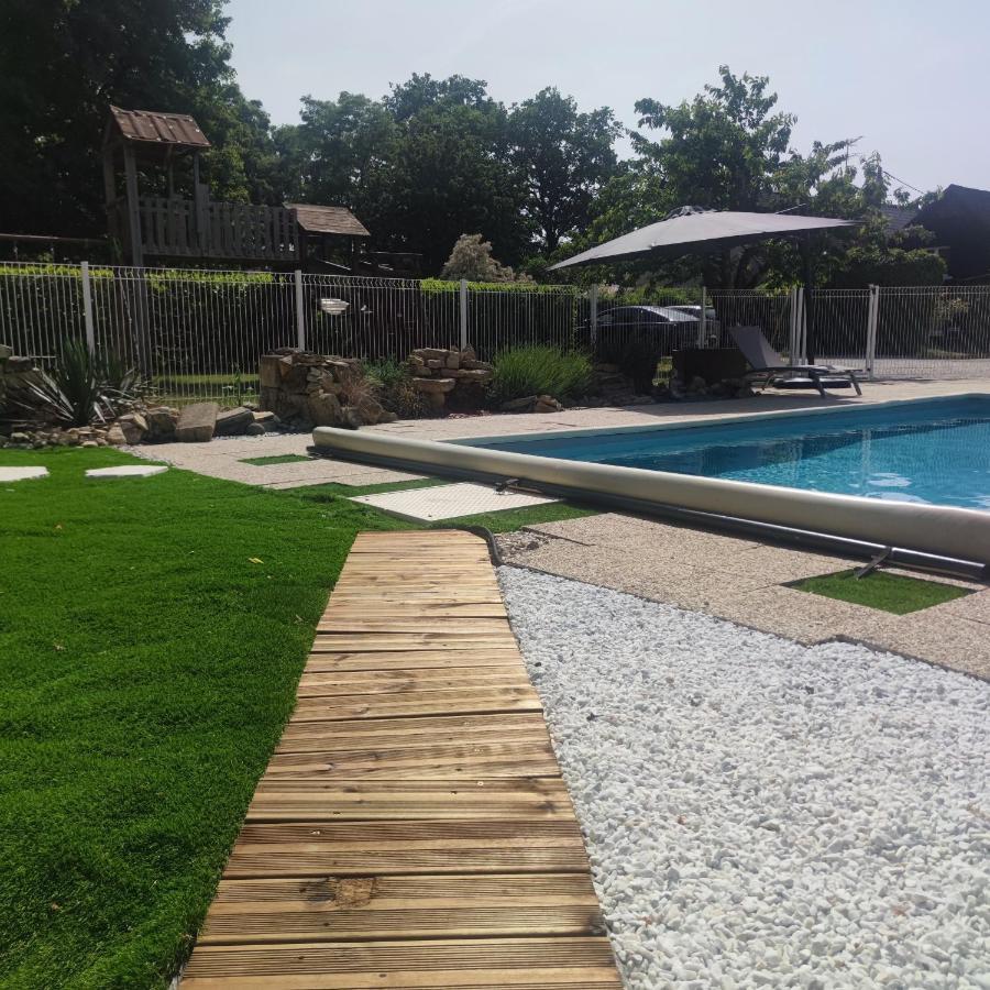 Naturel : Studio Calme Et Agreable Les Bordes Luaran gambar